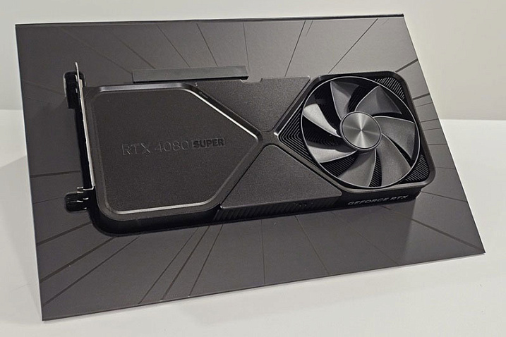 NVIDIA упростила дизайн эталонной печатной платы GeForce RTX 4080 SUPER