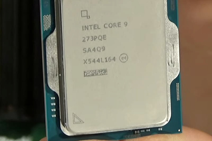 12 P-ядер процессора Core 9 273PQE примерно на 5% лучше Core i9-14900K в играх