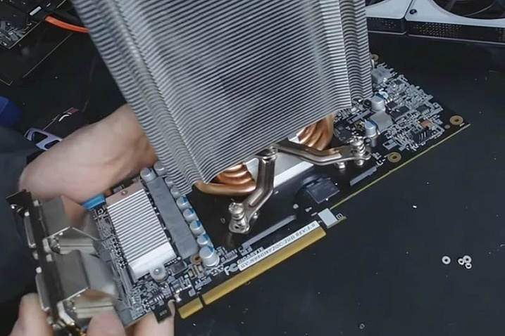 Энтузиаст установил кулер от процессора на видеокарту GeForce GTX 960