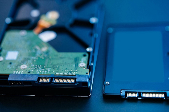 Поставки SSD в 2021 году на 44% превысили поставки HDD