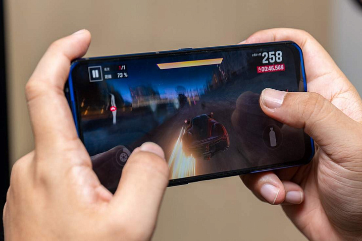 Новый геймерский смартфон Lenovo получит почти 7-дюймовый экран