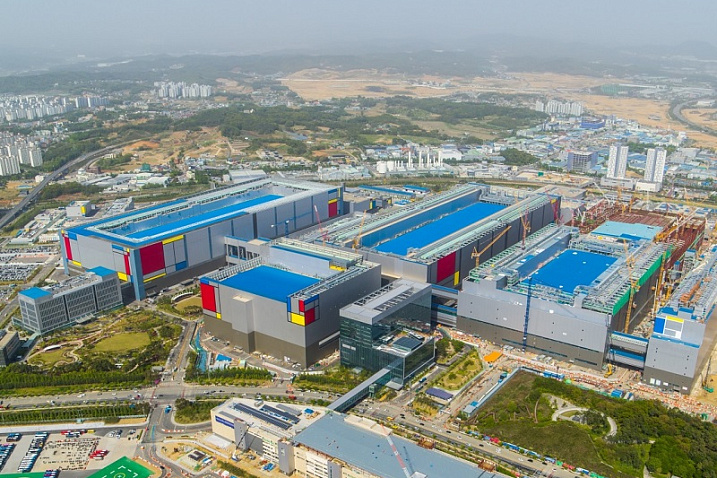 За весь 2022 год Samsung инвестировала $36 млрд в расширение мощностей