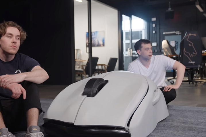 Alienware создала огромные версии клавиатуры AW420K и мыши AW720M