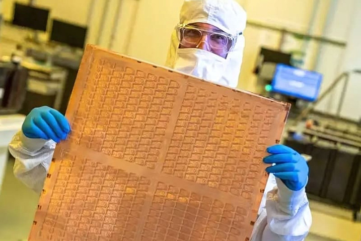 Intel отказывается от дальнейшей разработки стеклянных подложек