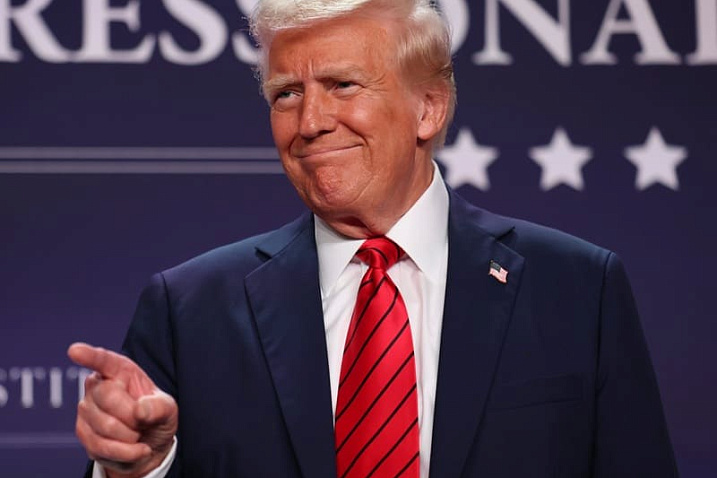 Трамп рассматривает возможность введения 300% тарифа на полупроводники