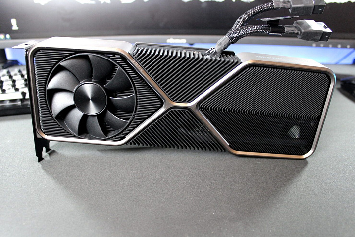 В сети появилось видео распаковки GeForce RTX 3080