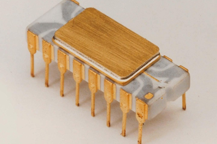 50 лет назад вышел первый коммерчески доступный процессор Intel 4004