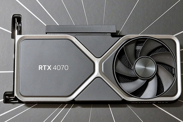 Изучаем фотографии и характеристики NVIDIA GeForce RTX 4070 Founders Edition перед выходом