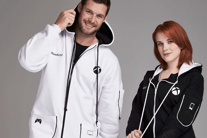 Microsoft выпустила Xbox Onesie – пижаму для геймеров