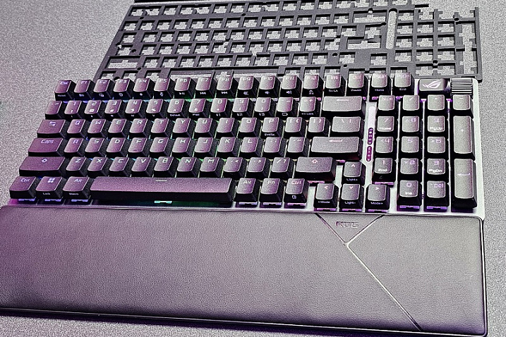 Клавиатура ASUS ROG Strix Scope II 96 Wireless оснащается свичами ROG NX Snow