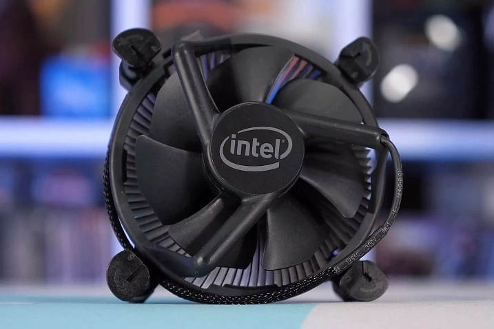 Intel экспериментирует с новыми кулерами для Alder Lake