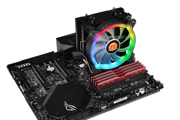 Thermaltake анонсировала процессорный кулер UX200 ARGB Lighting