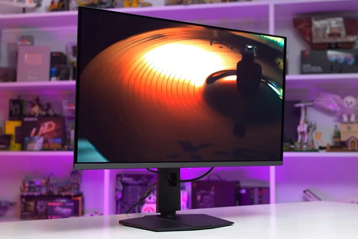 После 18 месяцев работы на мониторе с OLED-матрицей появилось заметное выгорание