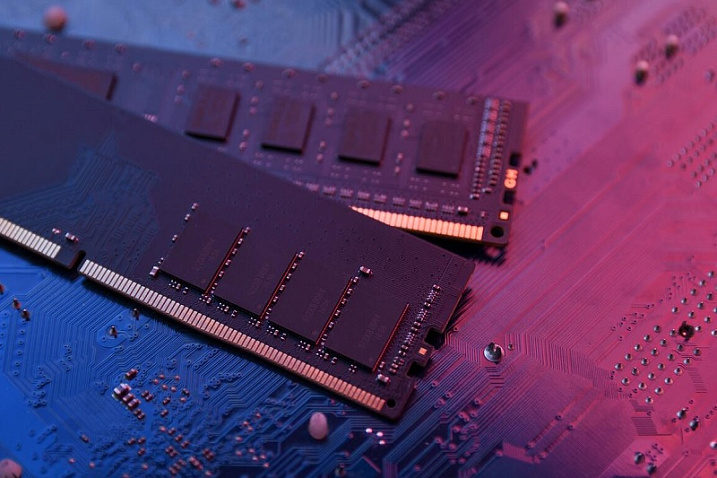 Производители памяти DRAM продолжают терять выручку