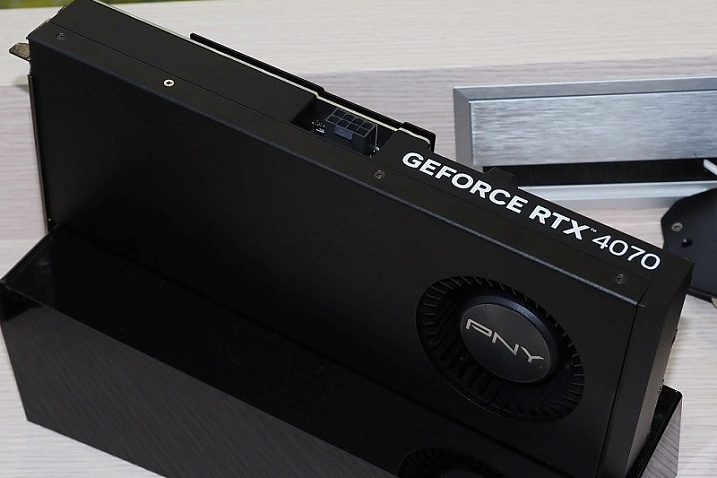 PNY показала GeForce RTX 4070 Blower Edition с турбинным охлаждением
