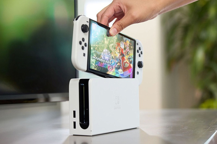 Продажи Nintendo Switch почти превосходят легендарную Sony PlayStation 2