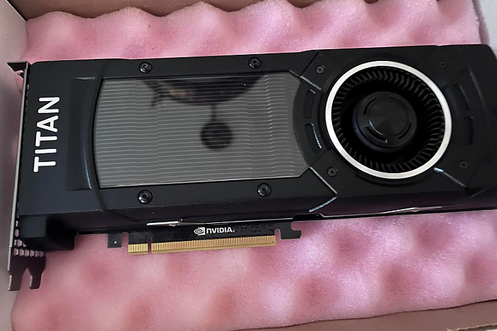 Изучаем инженерный образец NVIDIA GeForce GTX TITAN X с двумя видеовыходами