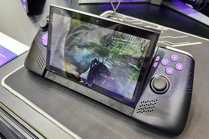 ADATA войдет на рынок портативных игровых консолей с XPG NIA