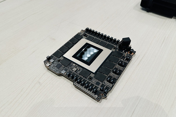 Энтузиасты пообещали модернизировать RTX 5090, установив более скоростную память