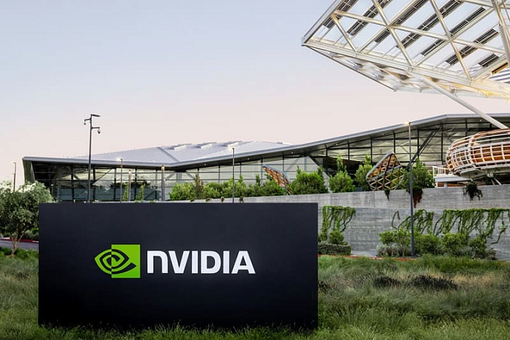 NVIDIA зарабатывает половину от 10 лучших разработчиков микросхем
