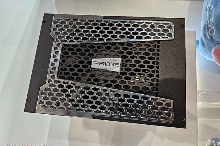 COMPUTEX: Seasonic PRIME PX-3200 получил шесть 12V-2x6 и мощность 3200 Вт
