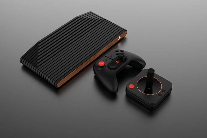 Atari показала контроллер и довольно необычный джойстик для своей консоли VCS