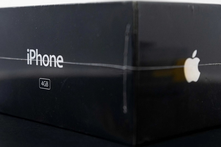 Запечатанный Apple iPhone 4GB продан на аукционе почти за $200 тысяч