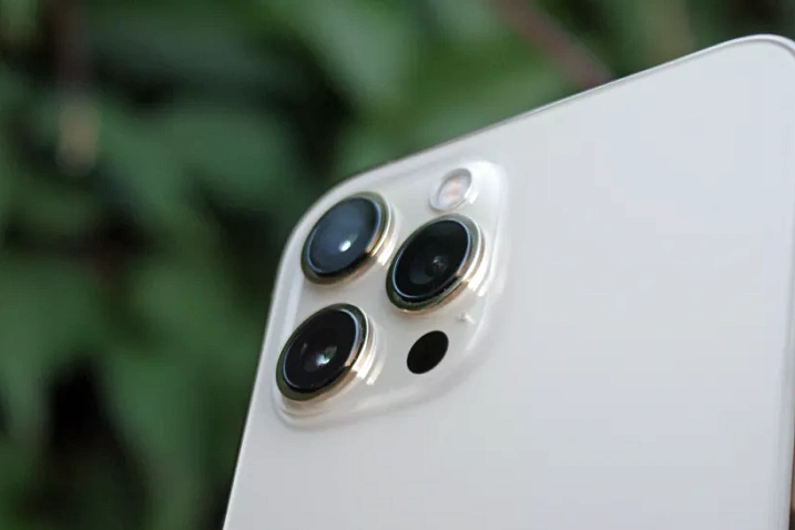 У iPhone 14 может появиться камера-перископ