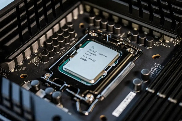 Исправление новой уязвимости в процессорах Intel с E-ядрами снижает производительность до 10%