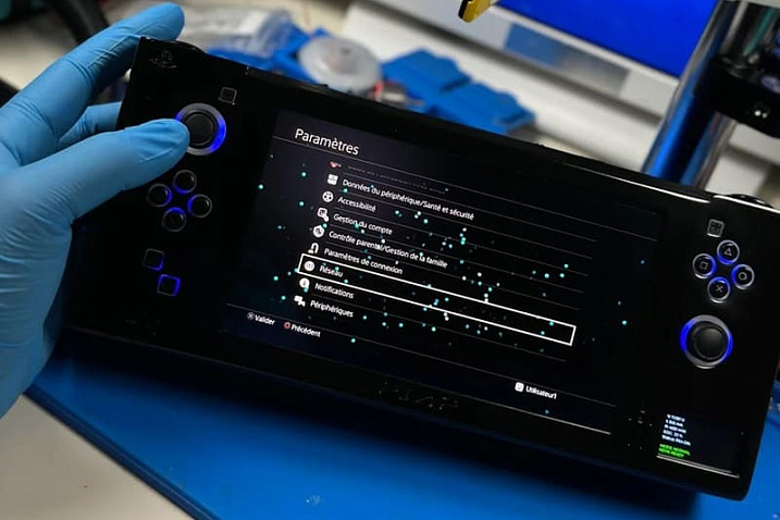 Энтузиаст превратил Sony PlayStation 4 Slim в портативную консоль