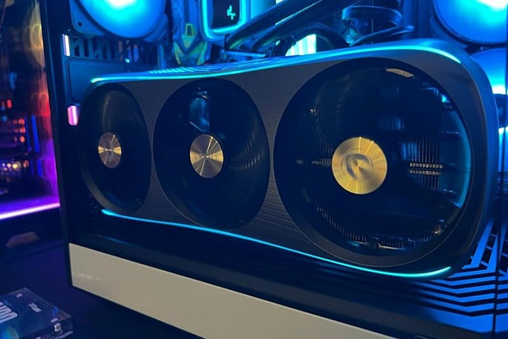 Покупатель RTX 4090 вернул видеокарту продавцу, предварительно сняв процессор и память