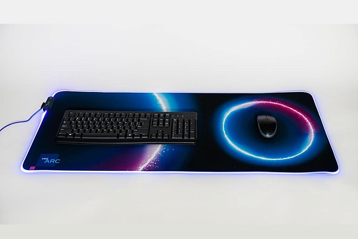 Intel продает фирменные игровые коврики с подсветкой Arc RGB