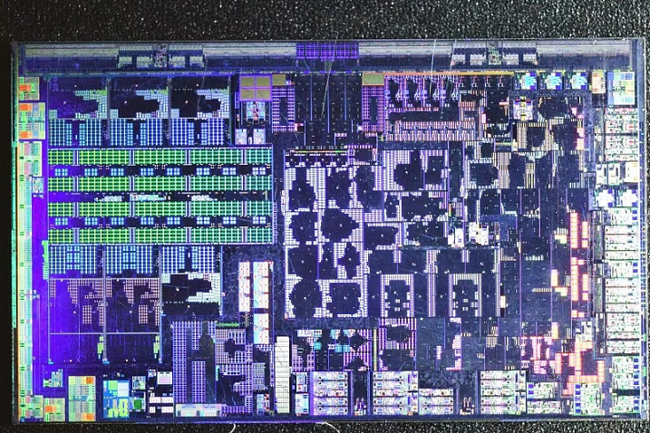 Рассматриваем фотографию кристалла AMD Phoenix 2