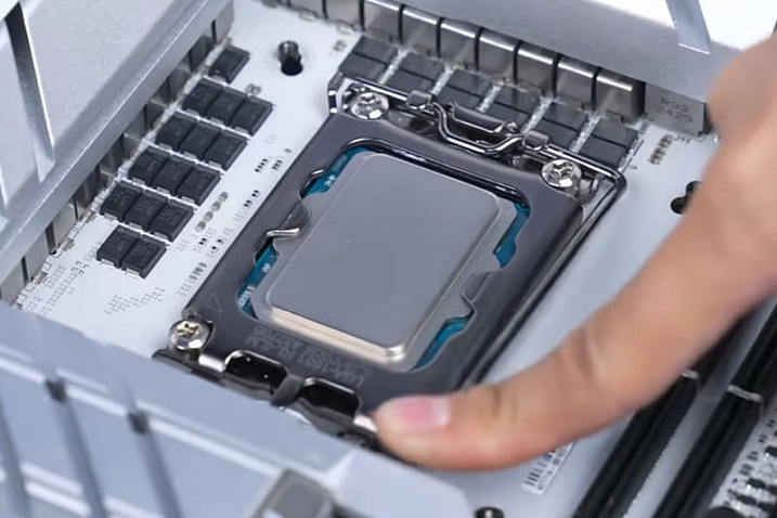 Обзор Core Ultra 9 290K Plus подтверждает, что он всего на 3% превосходит Ultra 7 270K Plus