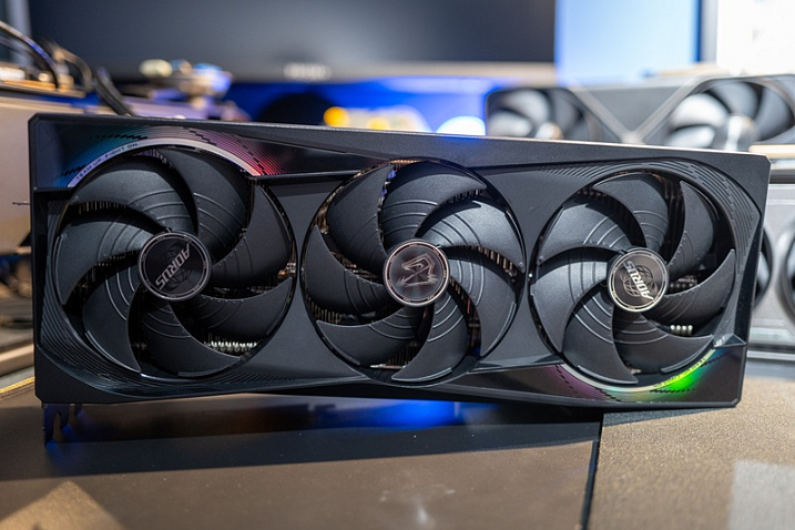Магазин потребовал у покупателя доплату за заранее оплаченную GeForce RTX 5080    