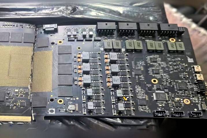 Прототип GeForce RTX 5090 мог предложить 4 разъёма питания 12V-2x6