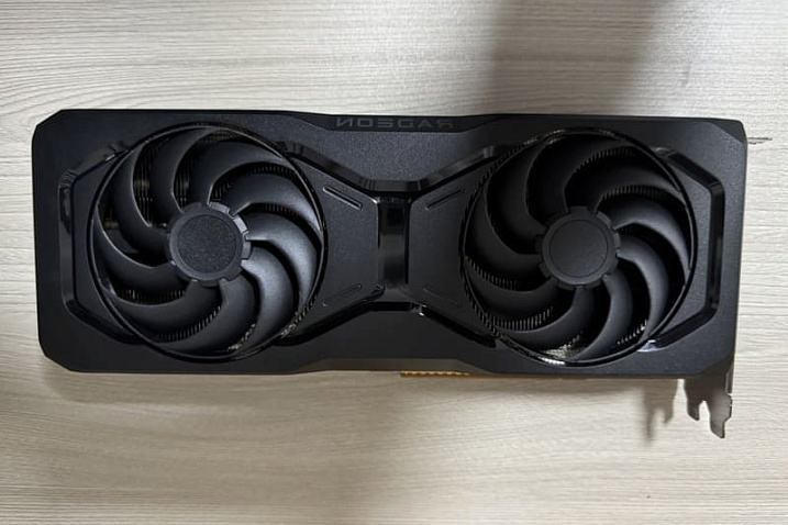 Первый взгляд на эталонную Radeon RX 9070, созданную самой AMD