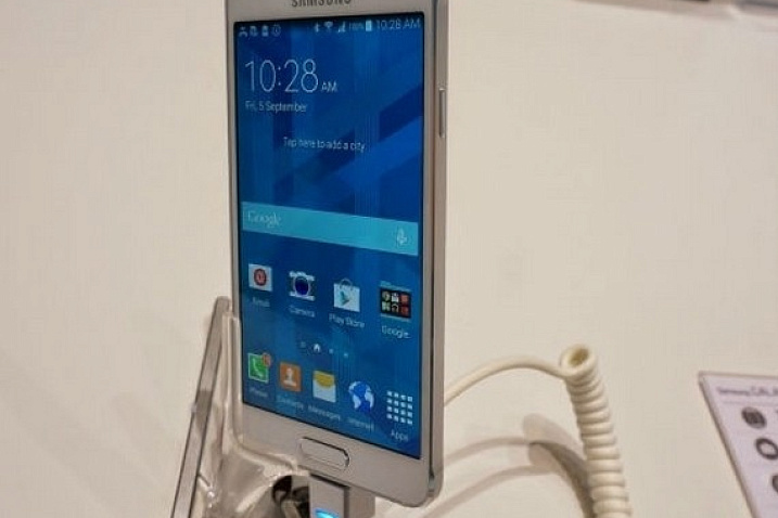 Samsung SM-A500 в железном корпусе претерпел изменения перед выпуском