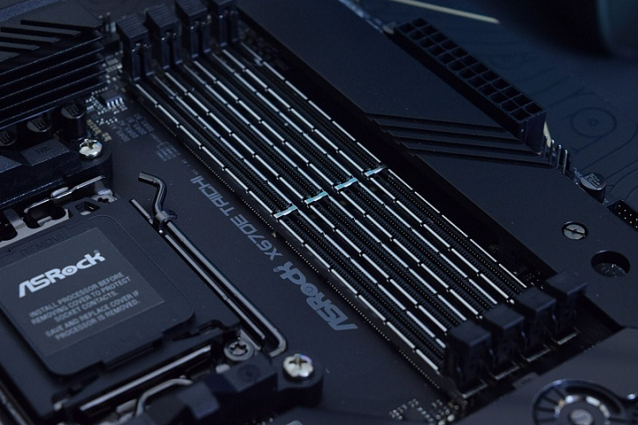 ASRock выпустила прошивку AGESA 1.0.0.7 с поддержкой памяти DDR5-7200