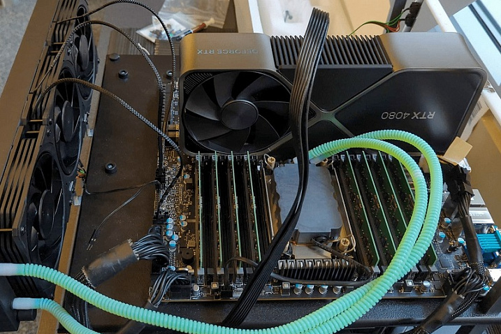 Разогнанный Intel Xeon W9-3495X набирает почти 130 тысяч баллов в Cinebench R23