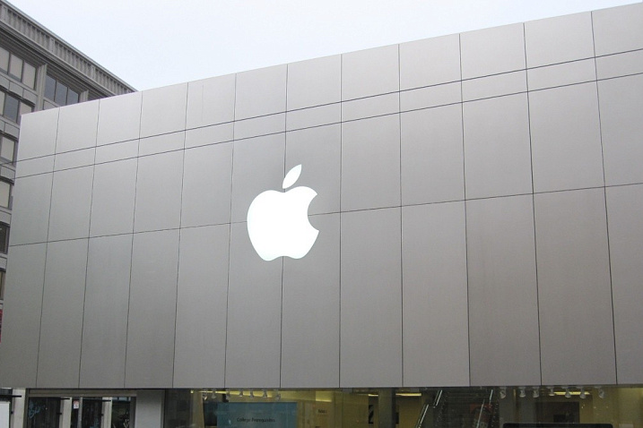 Apple стала первой американской компанией с оборотом в 2 триллиона долларов