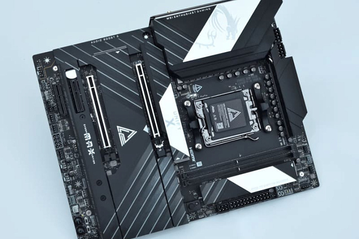 Плата MSI MEG X870E UNIFY-X MAX смогла разогнать 128 Гбайт DDR5 до 9400 MT/s