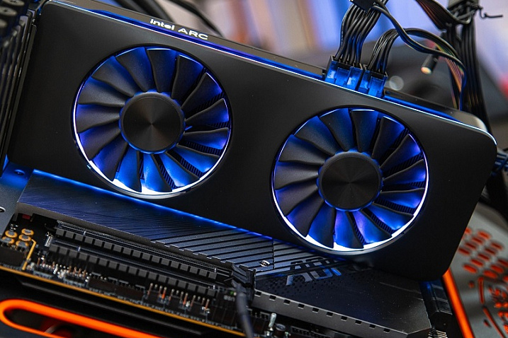 Intel Arc A770 превосходит GeForce RTX 4090 в тестах декодирования AV1 8K