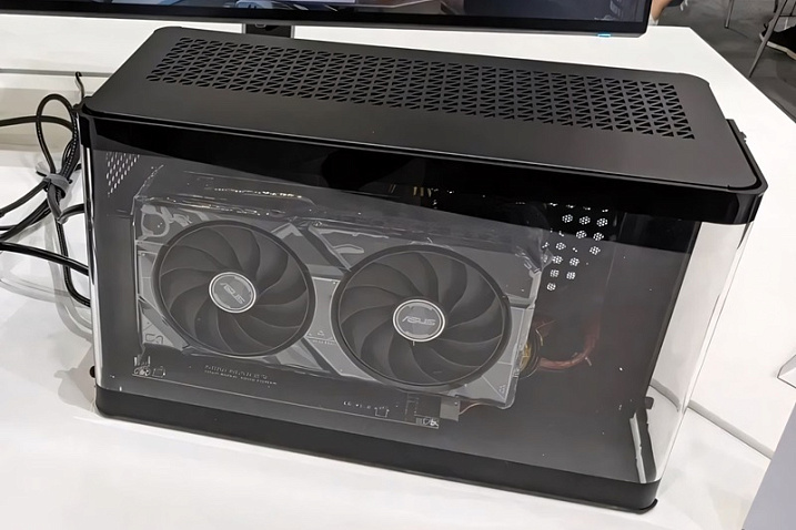 Мини-ПК Turbo Mini X поставляется с док-станцией для внешней видеокарты