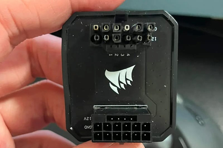Адаптер-мостик CORSAIR 12VHPWR полностью расплавился после окончания гарантии