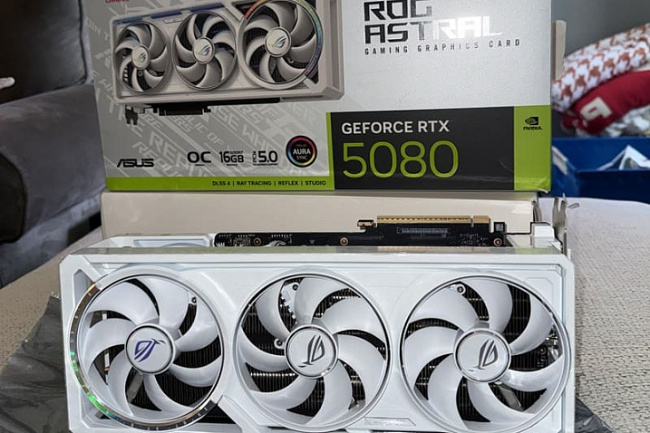 ASUS дважды заменила RTX 4080 на RTX 5080 владельцу, которому не подошёл чёрный дизайн