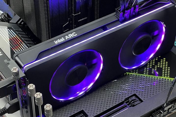 Intel разрешила использовать игровые видеокарты Arc в дата-центрах