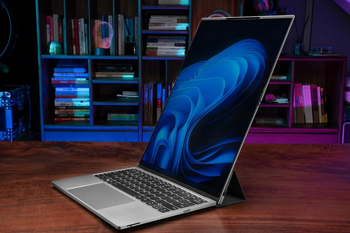 Lenovo представила концепты ноутбуков с солнечной панелью и дисплеем на шарнирах