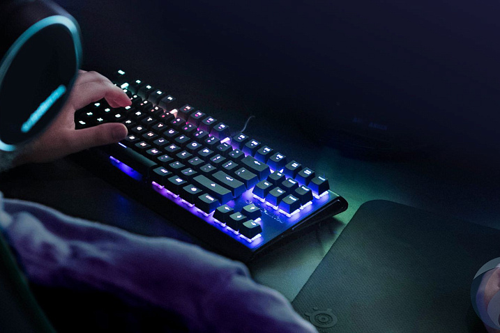 SteelSeries анонсировала компактную версию APEX M750 – APEX M750 TKL