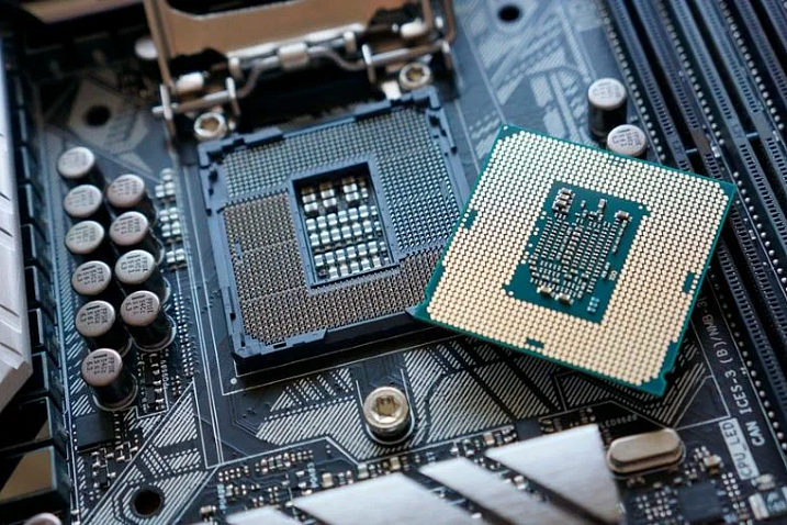 Intel подтвердила, что линейка процессоров Alder Lake-S перейдет на новый сокет